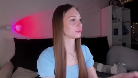 Snapshot of alicelababy_ chatting on 11-25-25, 04:56 Alice online show from 11-25-25, 04:56