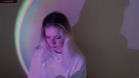 Alice online show from 09-24-25, 01:03