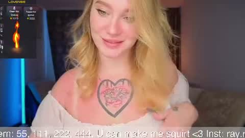 Snapshot of alicemilman chatting on 07-21-26, 09:55 Alice online show from 07-21-26, 09:55