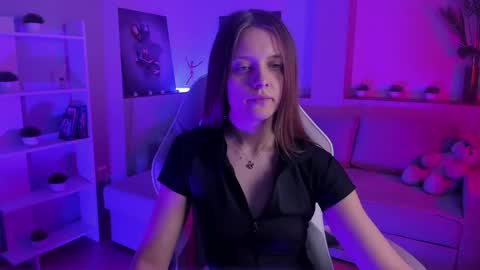 Alice online show from 10-23-25, 02:22