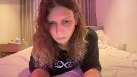 AlicePinkhead online show from 04-21-26, 07:47