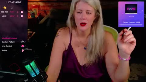 Snapshot of alicescuriosity chatting on 10-08-25, 03:26 Alices Curiosity online show from 10-08-25, 03:26