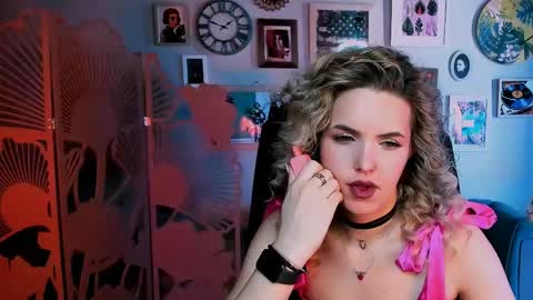 Snapshot of alicesmite chatting on 06-09-26, 01:12 alicesmite online show from 06-09-26, 01:12