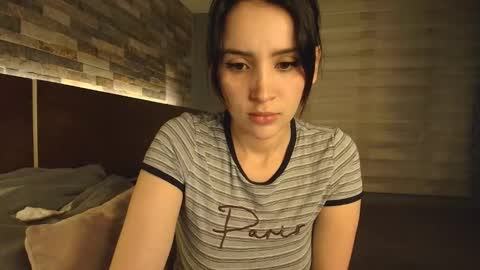 Snapshot of alicewillow chatting on 10-28-25, 11:18 Alice online show from 10-28-25, 11:18