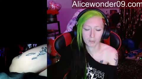 Snapshot of alicewonder52 chatting on 02-13-26, 07:15 Alice online show from 02-13-26, 07:15