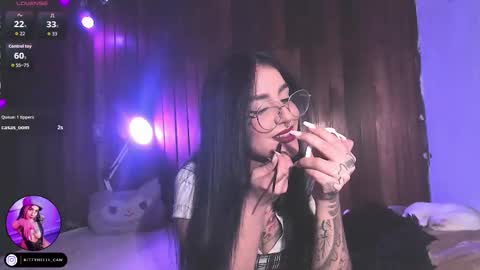 Snapshot of alicewoodville chatting on 11-16-25, 05:24 Alice online show from 11-16-25, 05:24