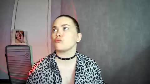 Snapshot of alicexfresh chatting on 05-12-26, 10:56 AlicexFresh online show from 05-12-26, 10:56