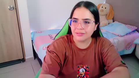 Snapshot of alicia_hotxx chatting on 02-04-25, 11:06 alison online show from 02-04-25, 11:06