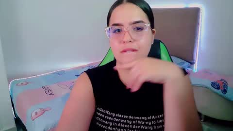 Snapshot of alicia_hotxx chatting on 02-07-25, 12:09 alison online show from 02-07-25, 12:09