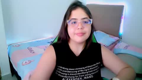 Snapshot of alicia_hotxx chatting on 02-19-25, 07:27 alison online show from 02-19-25, 07:27