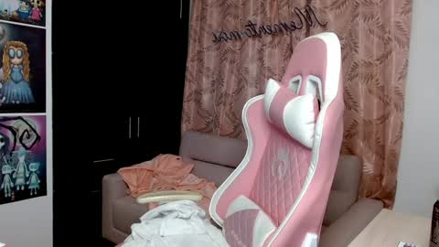 Snapshot of alicia_key_ chatting on 12-12-24, 05:42 ALICIA online show from 12-12-24, 05:42