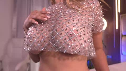 Snapshot of alicia_lang chatting on 11-16-25, 02:55 Alicia Lang online show from 11-16-25, 02:55