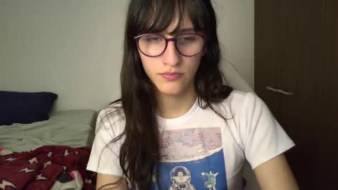 Snapshot of alicia_love29 chatting on 12-18-24, 12:54 Alice online show from 12-18-24, 12:54