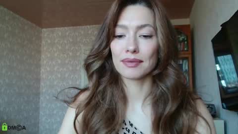 Snapshot of alicia_savory chatting on 09-19-25, 04:25 Alicia online show from 09-19-25, 04:25