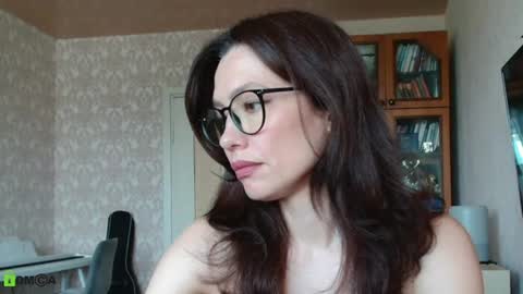 Alicia online show from 06-17-26, 07:44