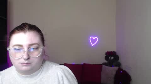 Snapshot of alicia_side_red chatting on 04-23-26, 11:20 Alicia online show from 04-23-26, 11:20