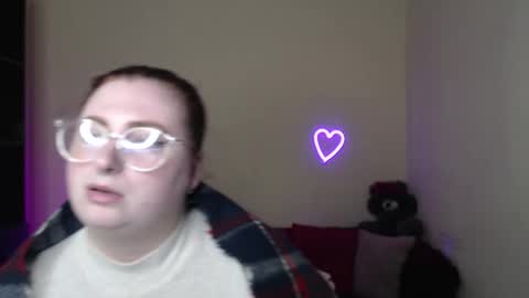 Snapshot of alicia_side_red chatting on 04-23-26, 12:29 Alicia online show from 04-23-26, 12:29