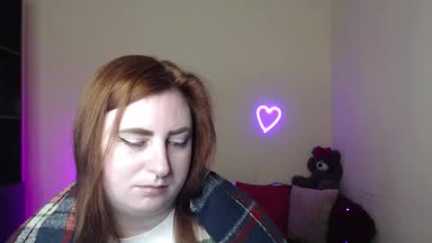 Snapshot of alicia_side_red chatting on 04-24-26, 07:11 Alicia online show from 04-24-26, 07:11