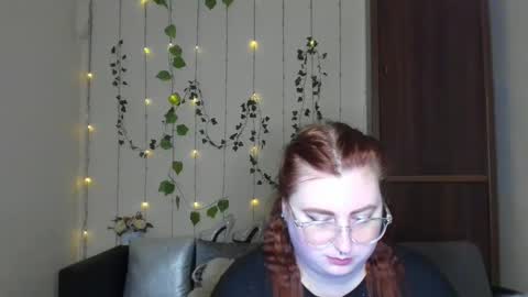 Snapshot of alicia_side_red chatting on 05-05-26, 05:37 Alicia online show from 05-05-26, 05:37