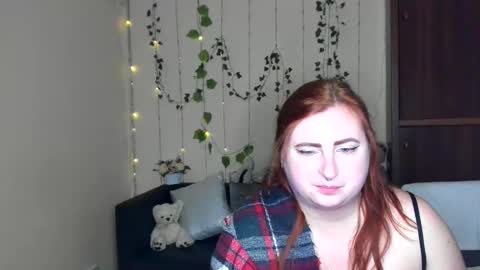 Snapshot of alicia_side_red chatting on 06-03-26, 02:33 Alicia online show from 06-03-26, 02:33