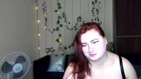 Snapshot of alicia_side_red chatting on 06-21-26, 11:24 Alicia online show from 06-21-26, 11:24