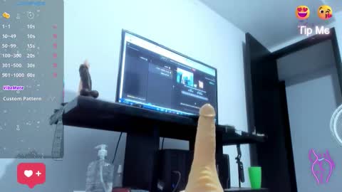 alicia_whittee online show from 10-02-25, 10:22