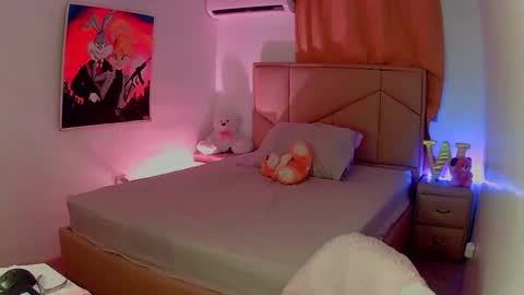 Snapshot of aliciabiden chatting on 01-12-25, 10:12 aliciabiden online show from 01-12-25, 10:12