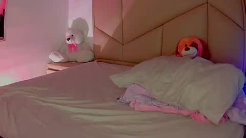 Snapshot of aliciabiden chatting on 01-16-25, 08:22 aliciabiden online show from 01-16-25, 08:22