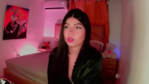 Snapshot of aliciabiden chatting on 02-26-25, 06:15 aliciabiden online show from 02-26-25, 06:15