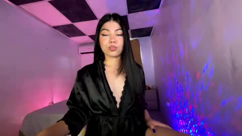 Snapshot of aliciabiden chatting on 03-07-25, 12:23 aliciabiden online show from 03-07-25, 12:23