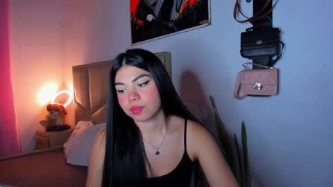 Snapshot of aliciabiden chatting on 11-08-25, 07:08 aliciabiden online show from 11-08-25, 07:08