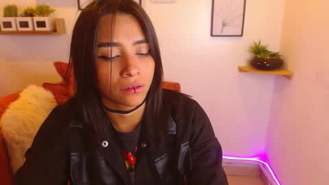 aliciacute    online show from 09-26-25, 08:35