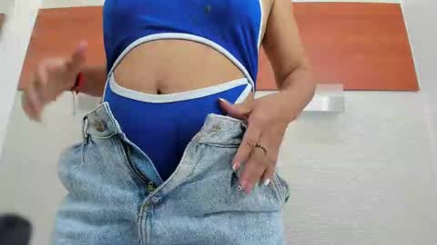 Snapshot of alicie_green chatting on 11-04-25, 02:43 im tutti online show from 11-04-25, 02:43