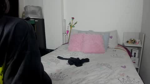 Snapshot of alien_universe chatting on 03-11-25, 02:10 Aiko Independent Model online show from 03-11-25, 02:10
