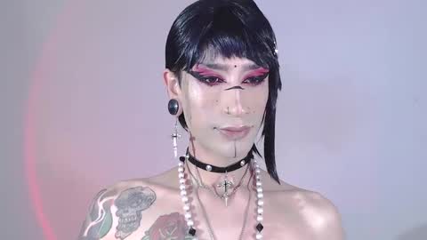     online show from 01-04-25, 01:52