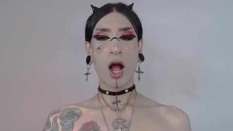     online show from 09-23-25, 09:18