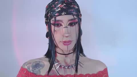 Snapshot of alienexxx chatting on 05-09-26, 04:12 online show from 05-09-26, 04:12