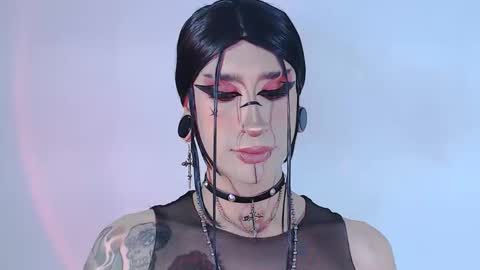 Snapshot of alienexxx chatting on 06-05-26, 11:32 online show from 06-05-26, 11:32