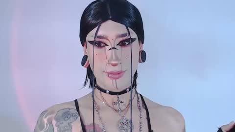 Snapshot of alienexxx chatting on 06-08-26, 12:03 online show from 06-08-26, 12:03