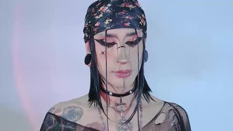 Snapshot of alienexxx chatting on 06-09-26, 12:33 online show from 06-09-26, 12:33