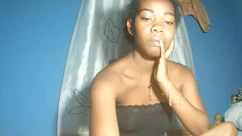 alihane21 online show from 12-21-25, 04:14