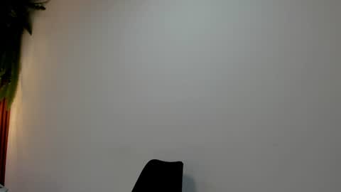 Snapshot of aliice_greco chatting on 06-15-26, 12:24 Alice online show from 06-15-26, 12:24