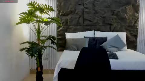 Snapshot of aliice_greco chatting on 07-16-26, 12:11 Alice online show from 07-16-26, 12:11