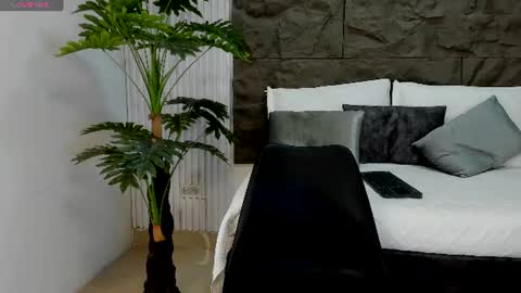 Snapshot of aliice_greco chatting on 07-17-26, 12:01 Alice online show from 07-17-26, 12:01