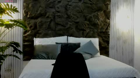 Snapshot of aliice_greco chatting on 07-19-26, 12:20 Alice online show from 07-19-26, 12:20