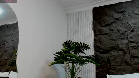 Snapshot of aliice_greco chatting on 07-23-26, 11:52 Alice online show from 07-23-26, 11:52