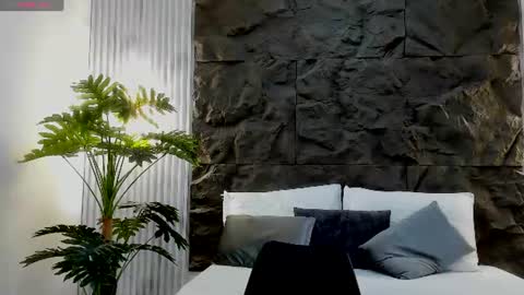 Snapshot of aliice_greco chatting on 07-24-26, 12:14 Alice online show from 07-24-26, 12:14