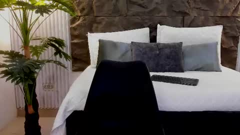 Snapshot of aliice_greco chatting on 07-26-26, 01:40 Alice online show from 07-26-26, 01:40
