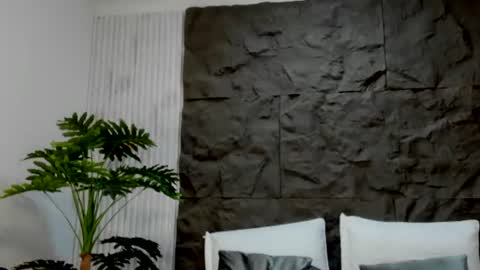 Snapshot of aliice_greco chatting on 07-27-26, 01:07 Alice online show from 07-27-26, 01:07