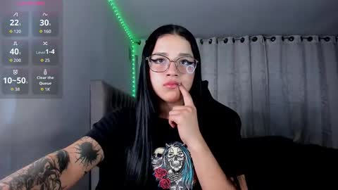 Snapshot of aliice_walker_ chatting on 01-06-26, 10:56 aliice_walker_ online show from 01-06-26, 10:56